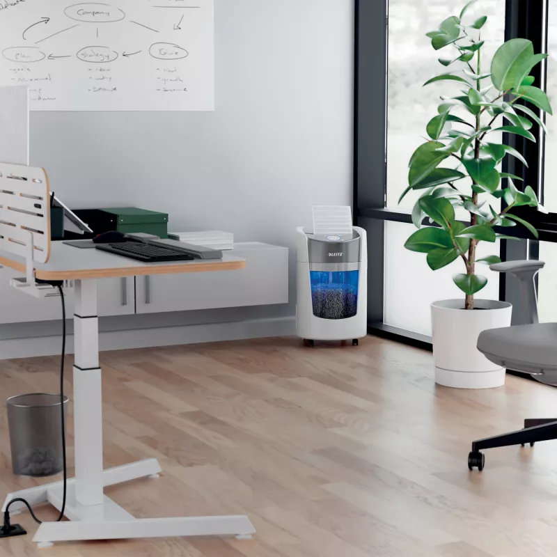 Leitz IQ OptiMax Small Office 350 Micro Cut papīra smalcinātājs, drošības līmenis P5, 22L - Balts