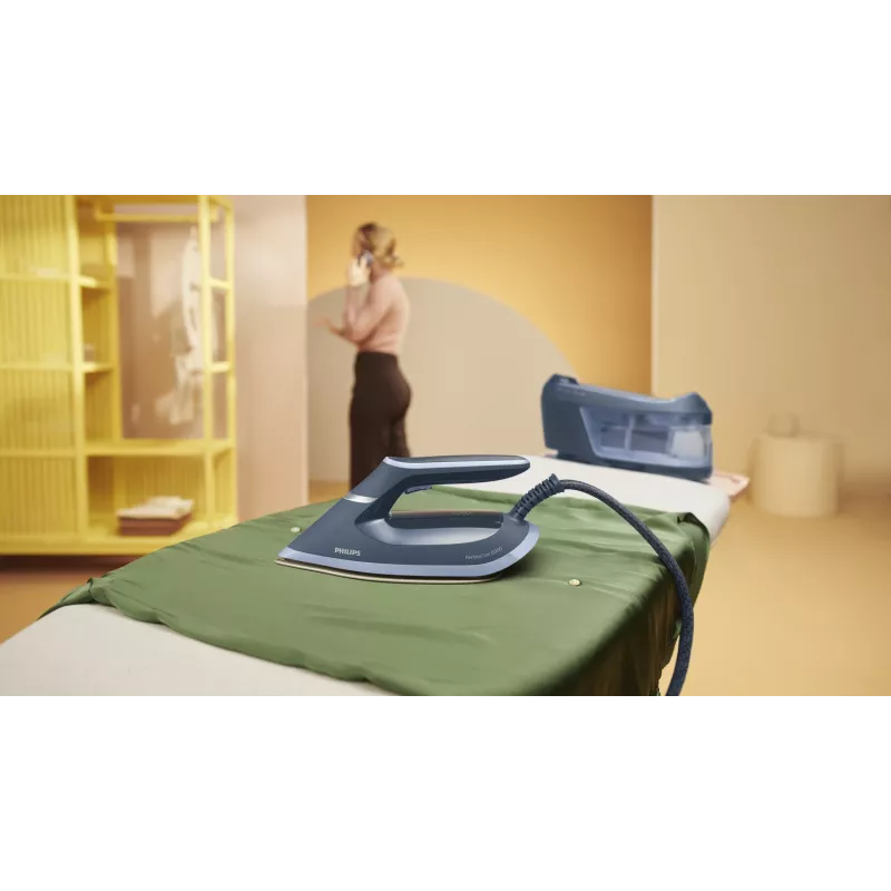 Philips 6000 sērija PSG6042/20 tvaika gludināšanas stacija 2400 W 1.8 L SteamGlide Advanced zila