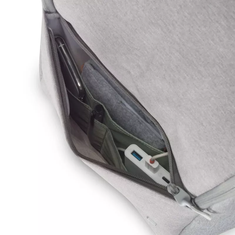 DICOTA Backpack Eco Motion - 13-15,6 collu piezīmjdatora mugursoma - Gaiši pelēka / 600D RPE poliesters