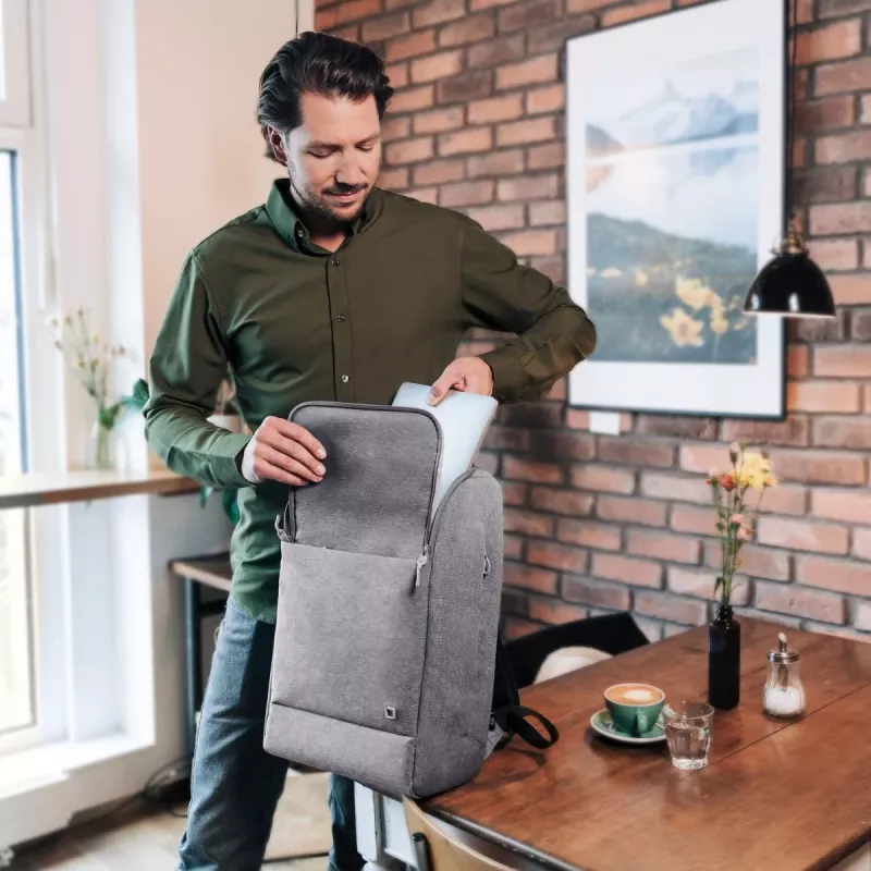 DICOTA Backpack Eco Motion - 13-15,6 collu piezīmjdatora mugursoma - Gaiši pelēka / 600D RPE poliesters
