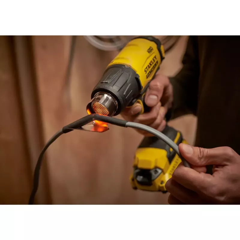 Karstā gaisa pistole Stanley FATMAX SFMCE530B-XJ