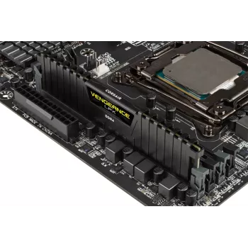 CORSAIR Memory 32GB DDR4 2666MHz Kit 4 DIMM C16 Vengeance Low Profilex Speicherkit