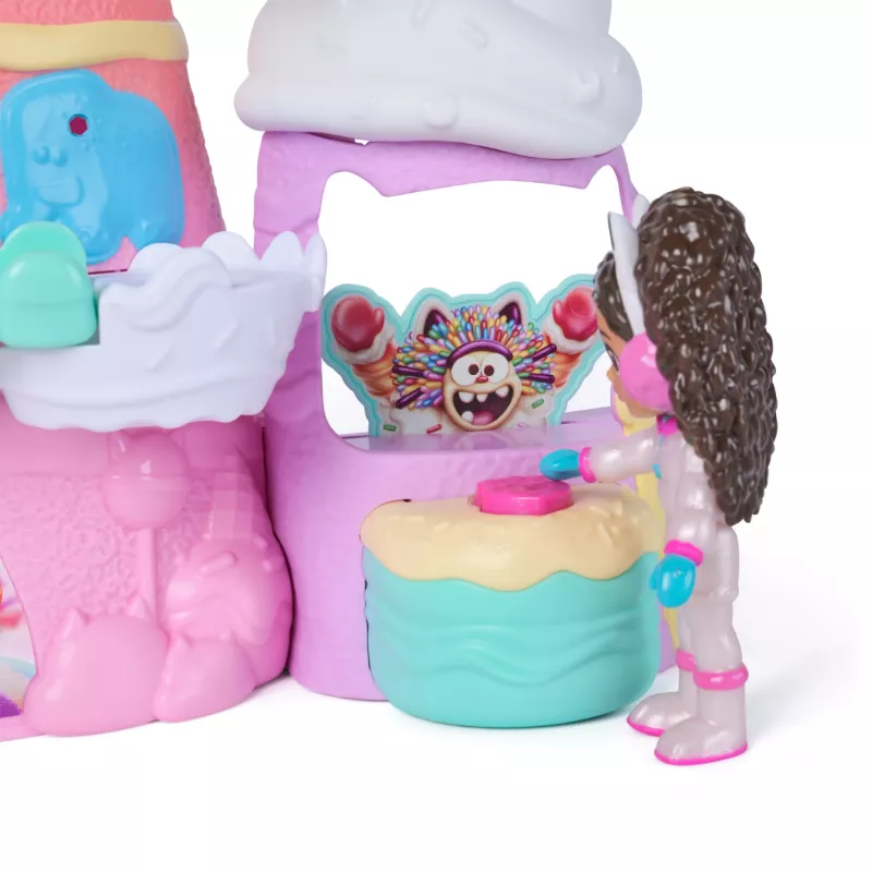 Spēļu komplekts Spin Master Gabby's Dollhouse: The Movie – Gabby's Sweet Treat Mountain, 12-daļīgs komplekts ar figūriņām un piederumiem, vecumam 3+