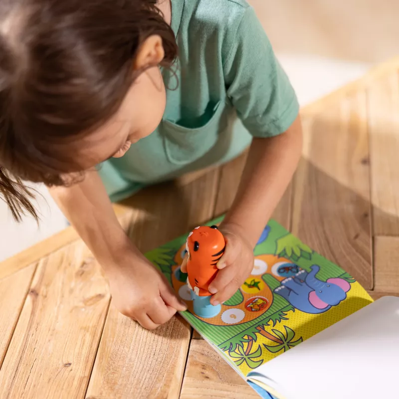 Melissa & Doug Sticker WOW! 24 lappušu darbību bloks un uzlīmju spiedogs, 300 uzlīmes, radošs fidget rotaļlietu kolekcionējamais tēls – Tīģeris – FSC sertificēts