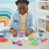 Kinetic Sand , Ultimate Sandisfying Set ar 2 mārciņām spēļu smilšu (rozā, dzeltenas un zilganzaļas), 10 rīki un veidnes, sensoriskās rotaļlietas bērniem no 7 gadu vecuma