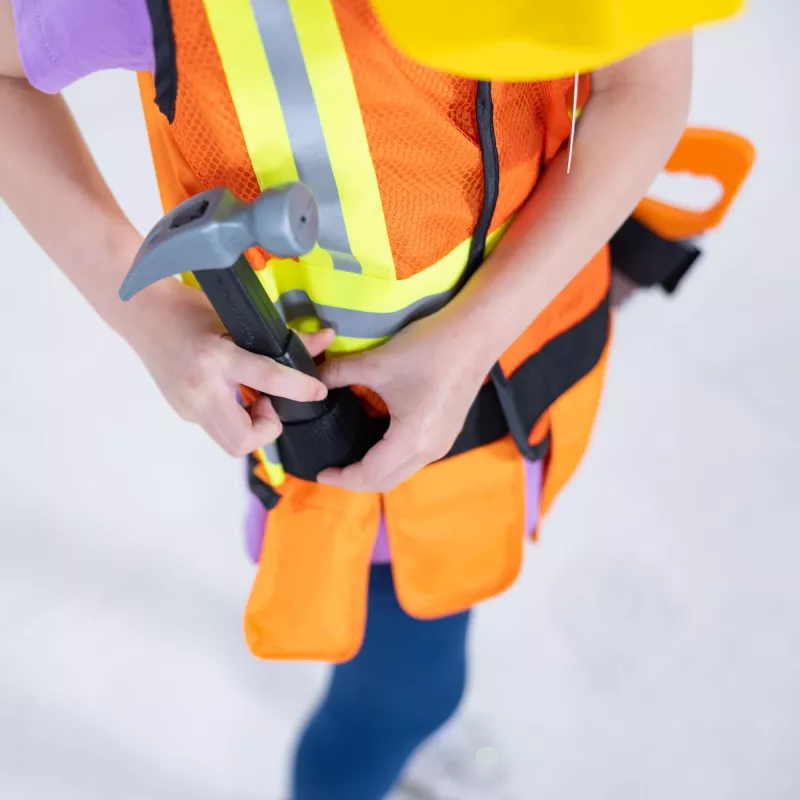 Melissa & Doug Construction Worker Role Play Costume Dress-Up Set (6 gab.)
