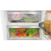 Iebūvējamais ledusskapis-saldētava Bosch Serie 4 KIN96VFD0 — 290 L kopējā ietilpība (215 L ledusskapis / 75 L saldētava), NoFrost, apakšējā saldētava, maināmas durvis