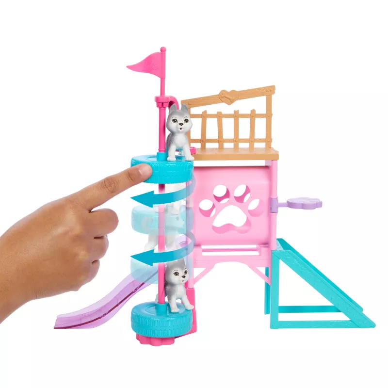 Barbie and Stacie to the Rescue kucēnu rotaļu laukuma komplekts ar lelli, 3 mājdzīvnieku suņu figūriņām un piederumiem