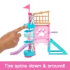 Barbie and Stacie to the Rescue kucēnu rotaļu laukuma komplekts ar lelli, 3 mājdzīvnieku suņu figūriņām un piederumiem