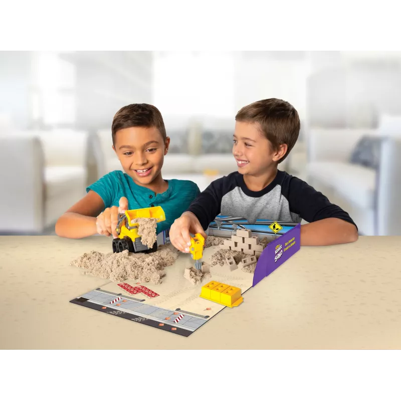 Kinetic Sand Dig N' Demolish rotaļu komplekts ar 1 mārciņu rotaļu smilšu un rotaļu kravas automašīnu, sensorās rotaļlietas bērniem no 5 gadu vecuma