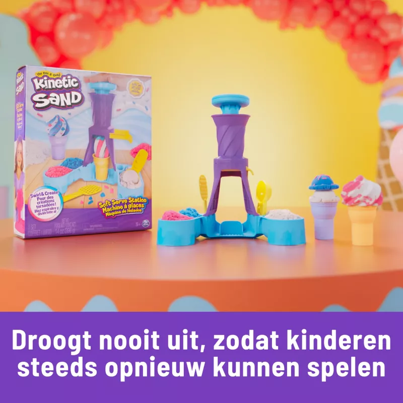 Kinetic Sand , Soft Serve Station, Lieldienu groziņu pildījums, Ietver 14oz formējamas spēļu smiltis (3 krāsas), 2 saldējuma konusus un 2 rīkus