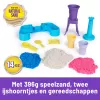 Kinetic Sand , Soft Serve Station, Lieldienu groziņu pildījums, Ietver 14oz formējamas spēļu smiltis (3 krāsas), 2 saldējuma konusus un 2 rīkus