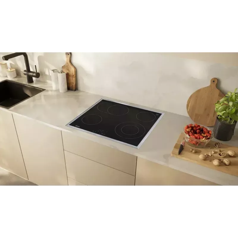 NEFF BX16B virtuves iekārtu komplekts — Zonas indukcijas plīts (4 zonas) + Elektriskā cepeškrāsns (71 L), Stikla keramika, Melns