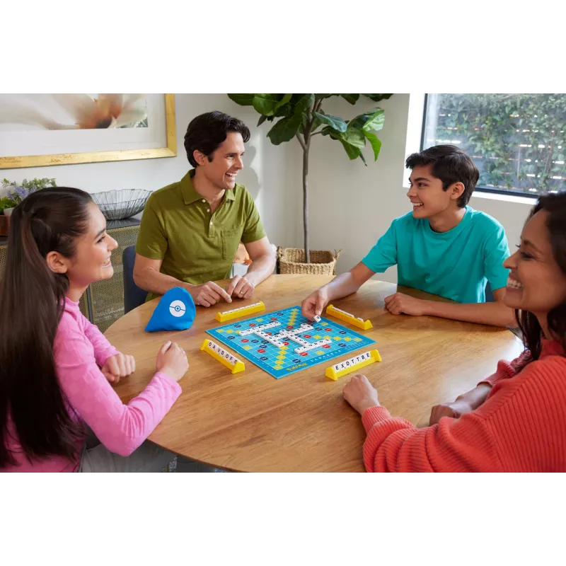 Galda spēle Scrabble Pokémon, klasiska ģimenes vārdu spēle ar diviem spēles variantiem 2–4 spēlētājiem, vācu izdevums