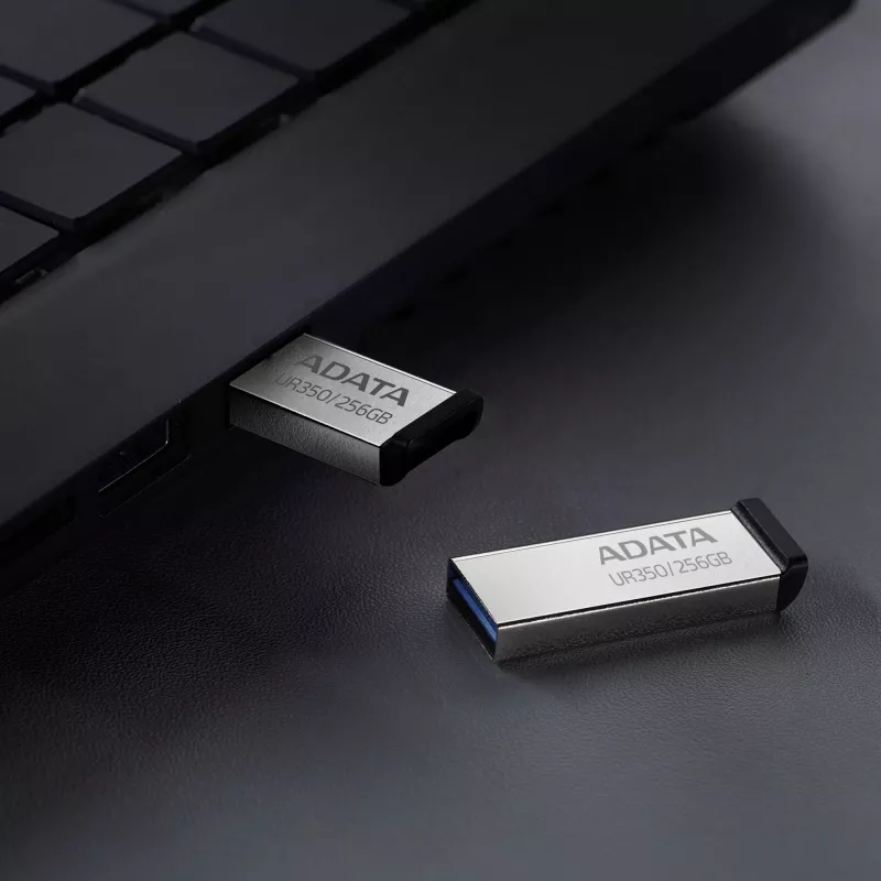ADATA UR350 USB zibatmiņa 256 GB USB Type-A 3.2 Gen 1 (3.1 Gen 1) Melna, Sudraba