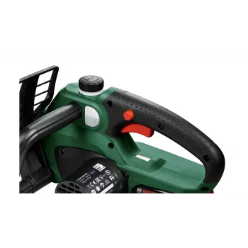 Bezvada motorzāģis Bosch UniversalChain 18 — 13,5 cm ķēdes sliede, 20 cm asmens, 2,5 Ah akumulators, 3 kg