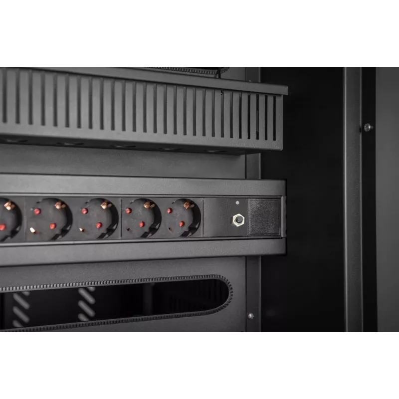 DIGITUS uzlādes ratiņi 15.6in USB-C 30 uzlādes bāzes PDU ventilators 1260 x 824 x 650mm