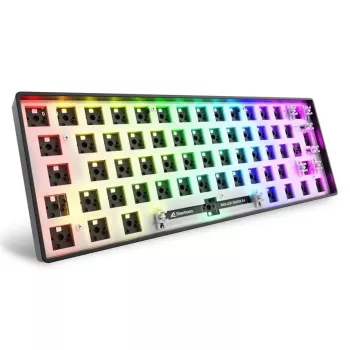 Mehāniska kompakta 60% klaviatūra Sharkoon SKILLER SGK50 S4 — vadu USB, QWERTY vācu izkārtojums, RGB fona apgaismojums, 1,5 m kabelis, melna