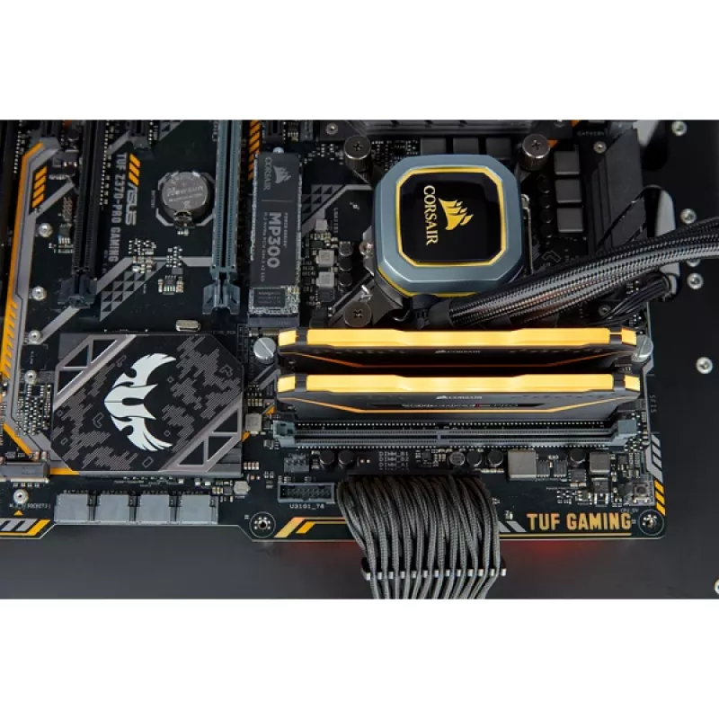 CORSAIR atmiņa 16GB DDR4 3200MHz 2x8GB C16 - melna (atvērts iepakojums)