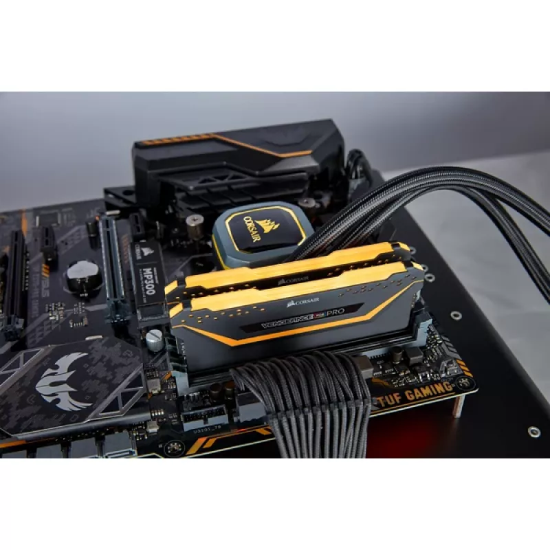 CORSAIR atmiņa 16GB DDR4 3200MHz 2x8GB C16 - melna (atvērts iepakojums)