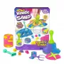 Kinetic Sand , Squish N’ Create spēļu komplekts, Lieldienu groziņu pildījums, ietver 13,5 unces (3 krāsas) formējamas rotaļu smiltis, 5 rīkus, sensorās rotaļlietas bērniem no 3 gadu vecuma