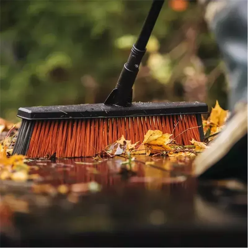 Iekštelpu slota Fiskars 1025926 ar mīkstiem un cietiem sariem, alumīnija, melna