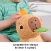 Rotaļu kapibara Fisher-Price Snuggly Snacky Capy 0,5 gadi