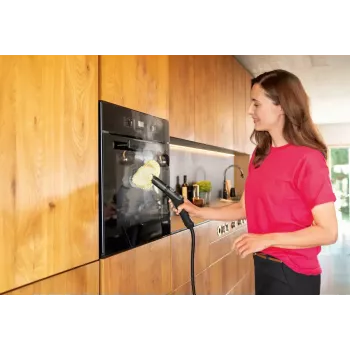 Tvaika tīrītājs Karcher SC 4 Deluxe ar 1,5 L ūdens tvertni un 1500 W jaudu
