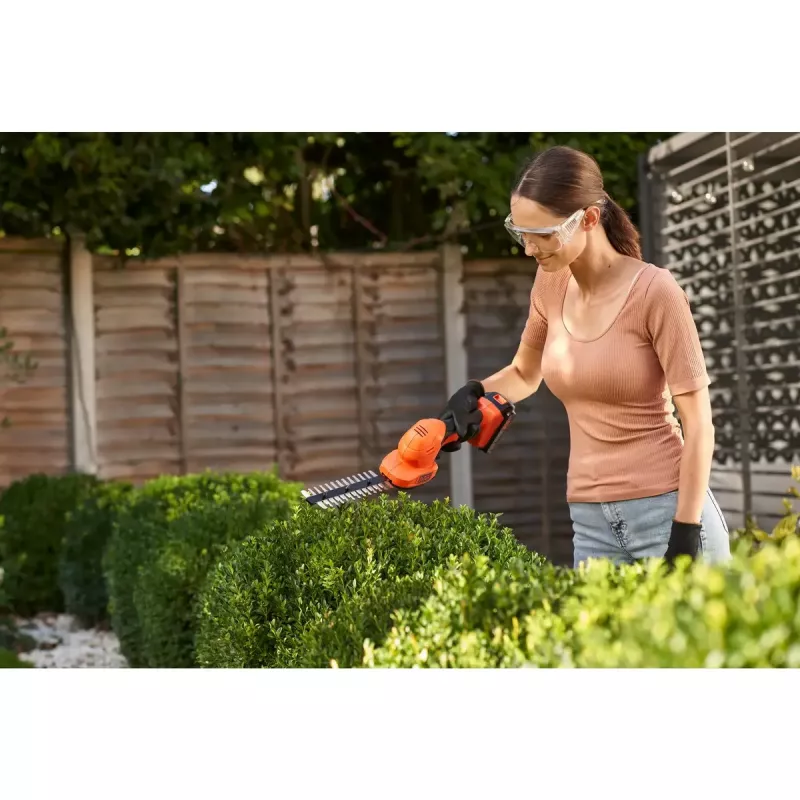 Hedge Trimmer Melns & Decker BCSS18D1-QW 18V Cordless