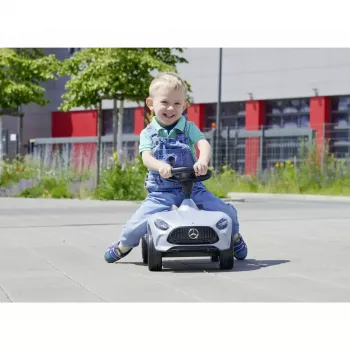 Simba-Dickie BIG Mercedes-AMG GT vizināmais auto sudraba/melnā krāsā – bērnu stumjamais/pedāļu braucamrīks