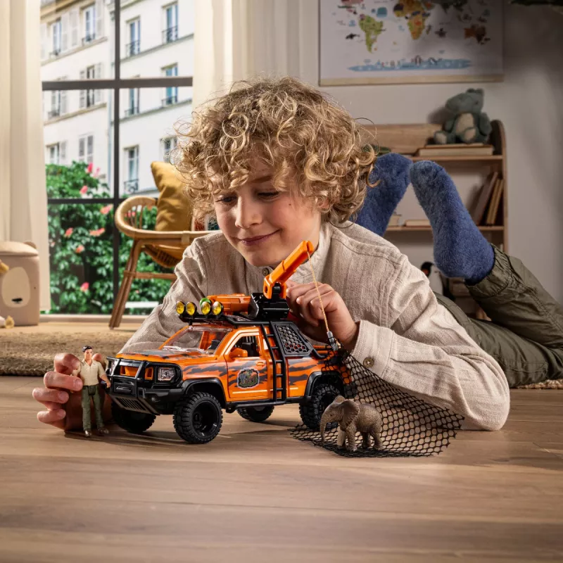 Rotaļu komplekts Schleich Off-Road Adventure in the Jungle — džungļu tēma, plastmasas figūriņas, vecumam no 3 līdz 8 gadiem