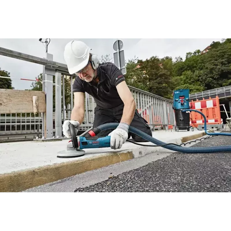 Slīpmašīna Bosch GBR 15 CA