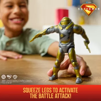 Action Figure Superman Hammer of Boravia 6-inch, filmas stils, ietver 2 aksesuārus, zelta/pelēkā krāsā