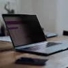 StarTech.com 16 collu MacBook Pro 21/23 klēpjdatora privātuma ekrāns, noņemams un atgriezenisks pretatspīduma privātuma filtrs, magnētisks klēpjdatora ekrāna aizsargs ar 51% zilās gaismas samazinājumu