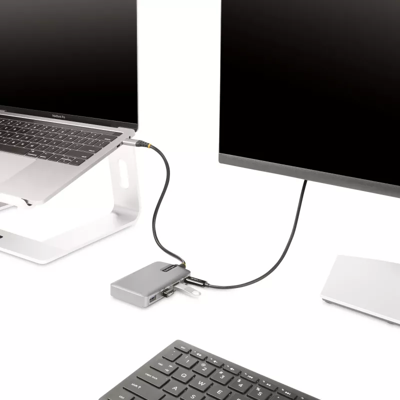 StarTech.com 4 portu USB-C centrmezgls ar USB-C DP Alt Mode video izeju 4K 60Hz - 3x USB-A, 1x USB Type-C, 100 W Power Delivery caurlaide, USB 3.2 10Gbps, 1 pēda/30cm kabelis, portatīvs USB centrmezgls