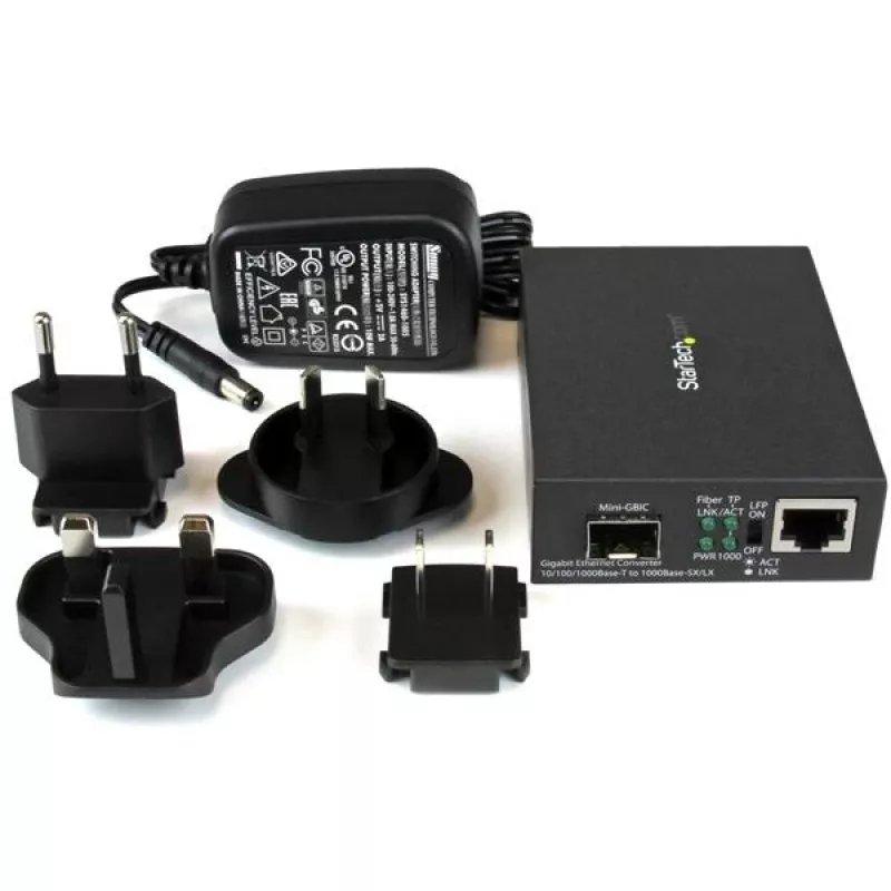 StarTech.com Gigabit Ethernet šķiedru optikas multivides pārveidotājs ar atvērtu SFP slotu