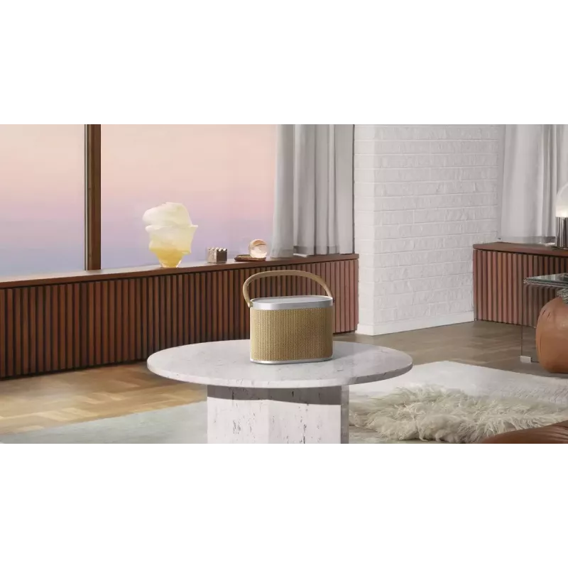 Bang & Olufsen Beosound A5 portatīvais skaļrunis, Dark Oak (pārsegs un rokturis)