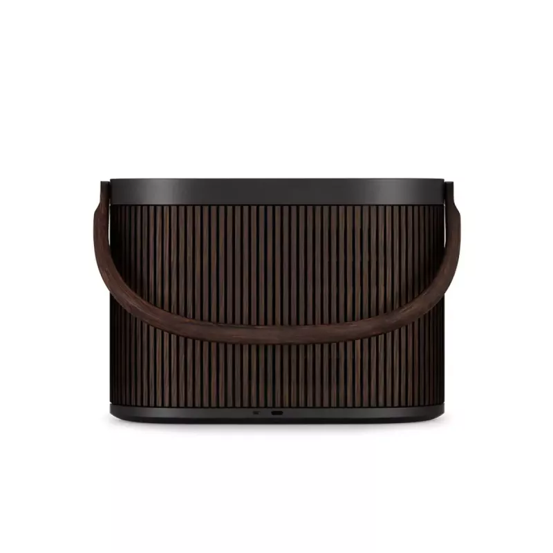 Bang & Olufsen Beosound A5 portatīvais skaļrunis, Dark Oak (pārsegs un rokturis)