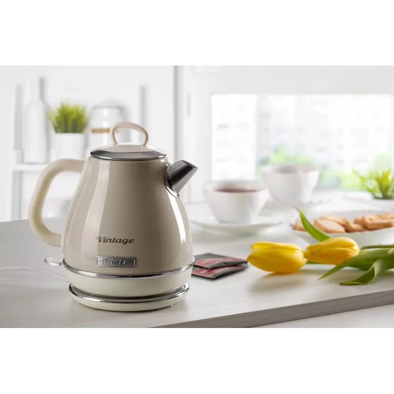 Ariete 2868 Vintage 1 L dizaina elektriskā tējkanna no nerūsējošā tērauda uzlējumiem, tējai un zāļu dzērieniem, automātiskās izslēgšanās sistēma, ergonomisks rokturis, 1 litrs, 1600 W, gaiši bēša