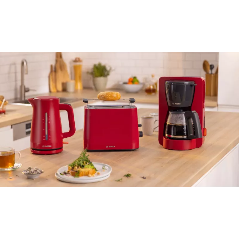 Pilienveida kafijas automāts Bosch TKA3M134 — 1,4 l ūdens tvertne, 15 krūzīšu tilpums, sarkans