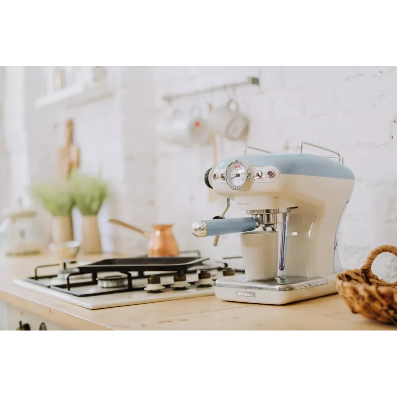 Ariete 1389 Vintage Espresso kafijas automāts - Espresso kafijas automāts maltai kafijai vai ESE spilventiņiem, gaiši zilā krāsā