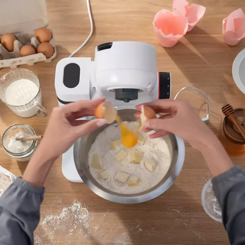Virtuves kombains Bosch Serie 2 MUMS2EW00 — 700 W motors, 3,8 L nerūsējošā tērauda bļoda, balts