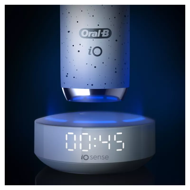 Oral-B iO Series 10 pieaugušo rotējoši-oscilējošā zobu suka balta