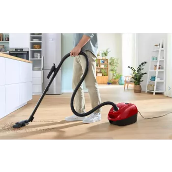 Bosch Serie 4 BGD38RD1H putekļsūcējs ar tvertni, 600 W, 4 L putekļu maisiņš, sausā tīrīšana, sarkans