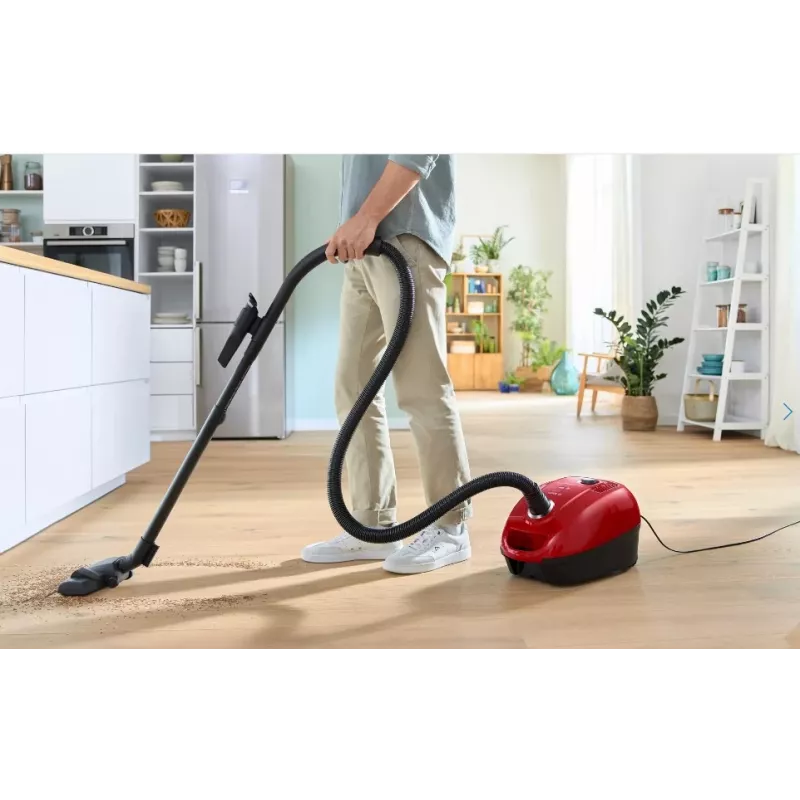 Bosch Serie 4 BGD38RD1H putekļsūcējs ar tvertni, 600 W, 4 L putekļu maisiņš, sausā tīrīšana, sarkans