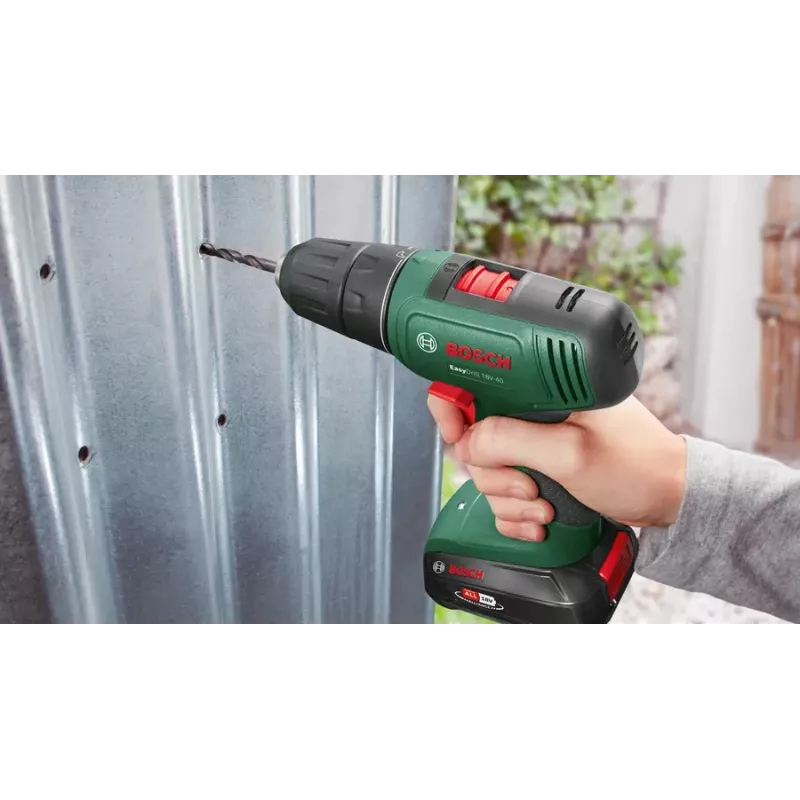 Bosch EasyDrill 18V-40 1630 RPM bezatslēgas 1,3 kg melna, zaļa