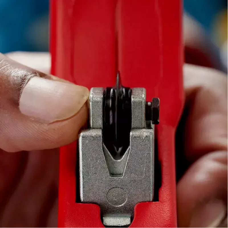 Cauruļu griezējs Knipex 90 31 03 BK piemērots misiņam, vara, tēraudam