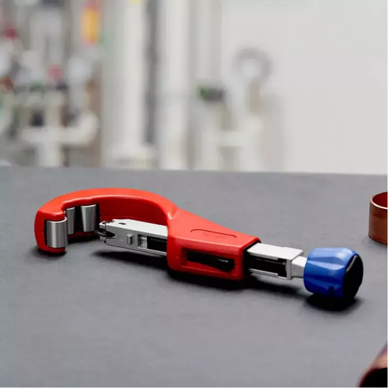 Cauruļu griezējs Knipex 90 31 03 BK piemērots misiņam, vara, tēraudam
