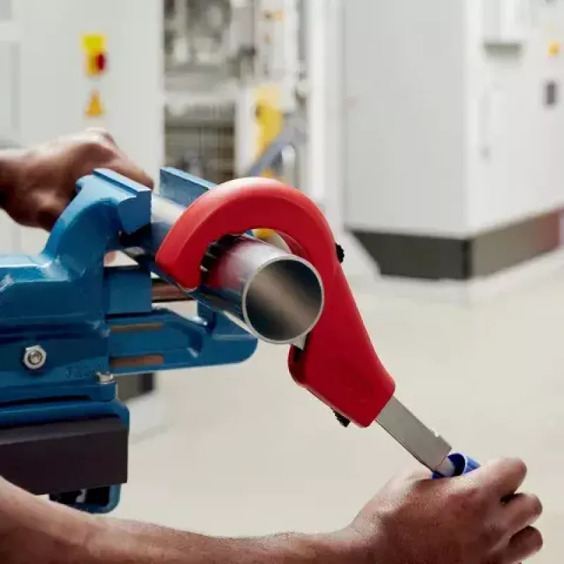 Cauruļu griezējs Knipex 90 31 03 BK piemērots misiņam, vara, tēraudam