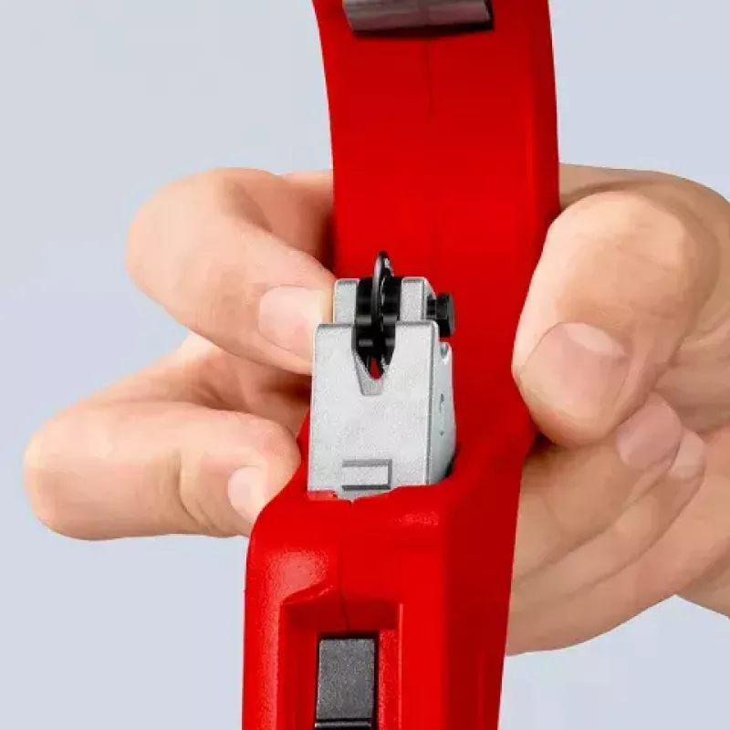 Cauruļu griezējs Knipex 90 31 03 BK piemērots misiņam, vara, tēraudam